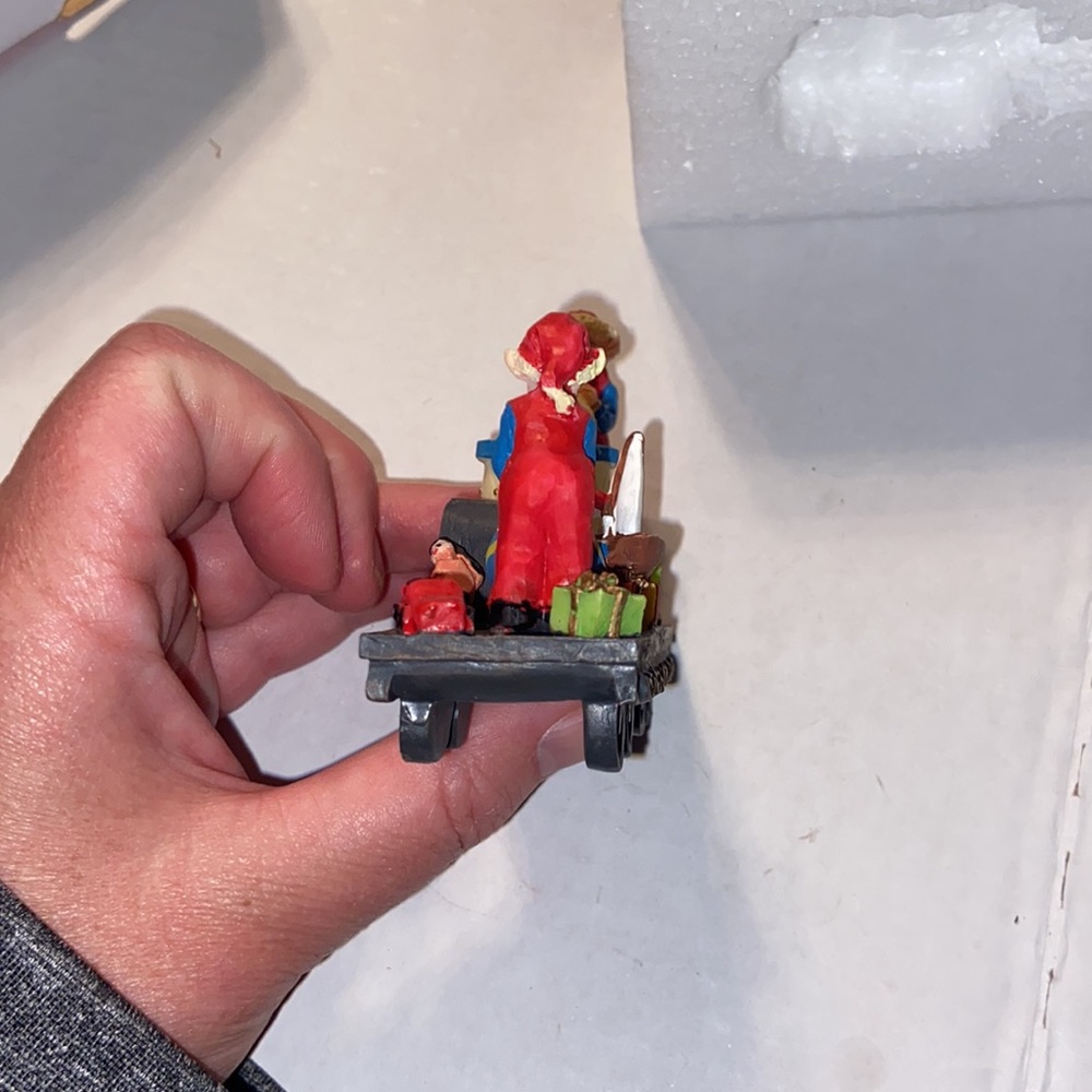 New in box vintage Home Towne Express 1998 Edition Santa's Workshop JC Penny car - Picture 11 of 11